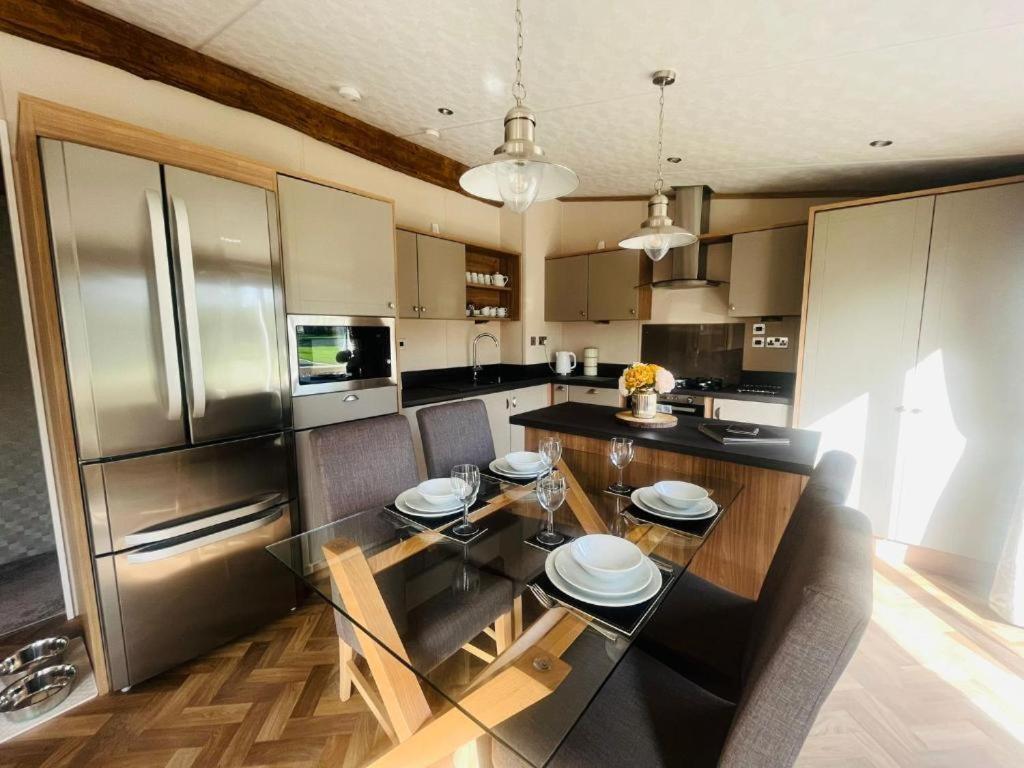 Rosie'S Rest With Hot Tub Villa Barmby on the Moor Exterior photo